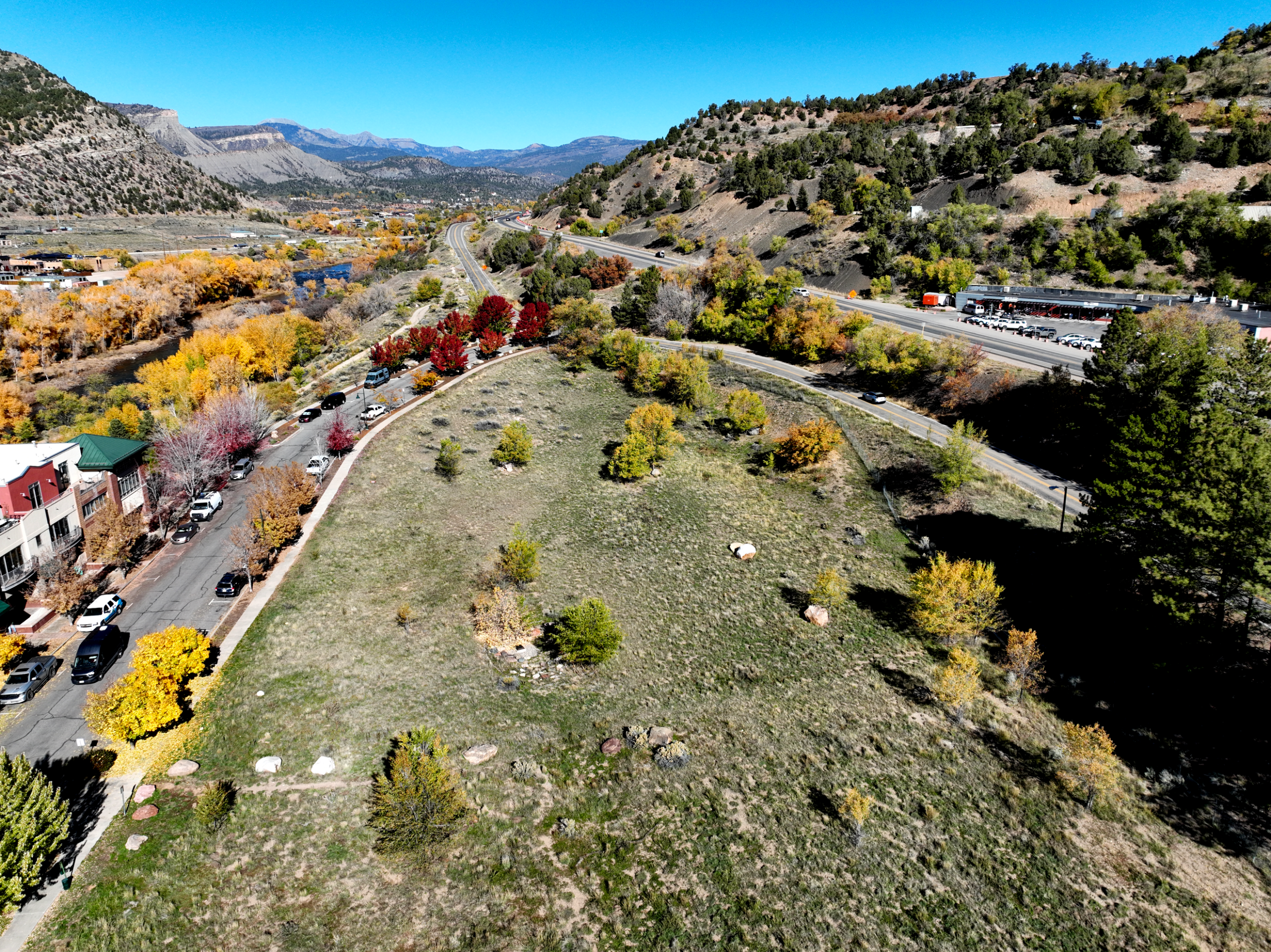 Aerial view of the Rivergate lots 4 & 5, empty